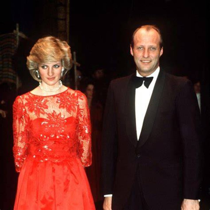 Known for Her Fashion Sense: A Comprehensive Look at a True Style Icon