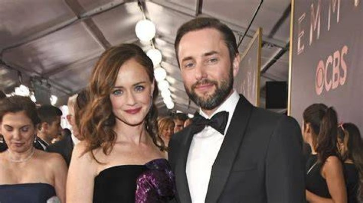 Why Alexis Bledel Divorce: A Comprehensive Insight into the Breakdown of Her Marriage